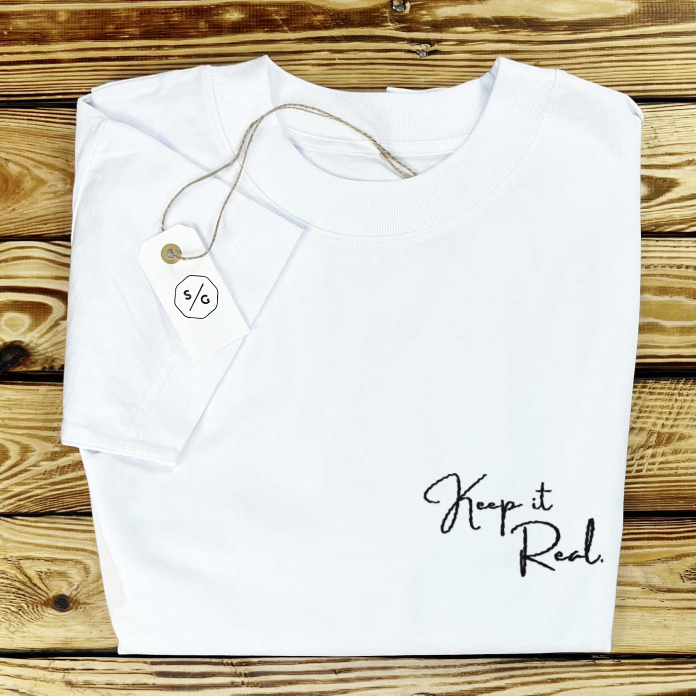 BESTICKTES SHIRT OVERSIZED • KEEP IT REAL.