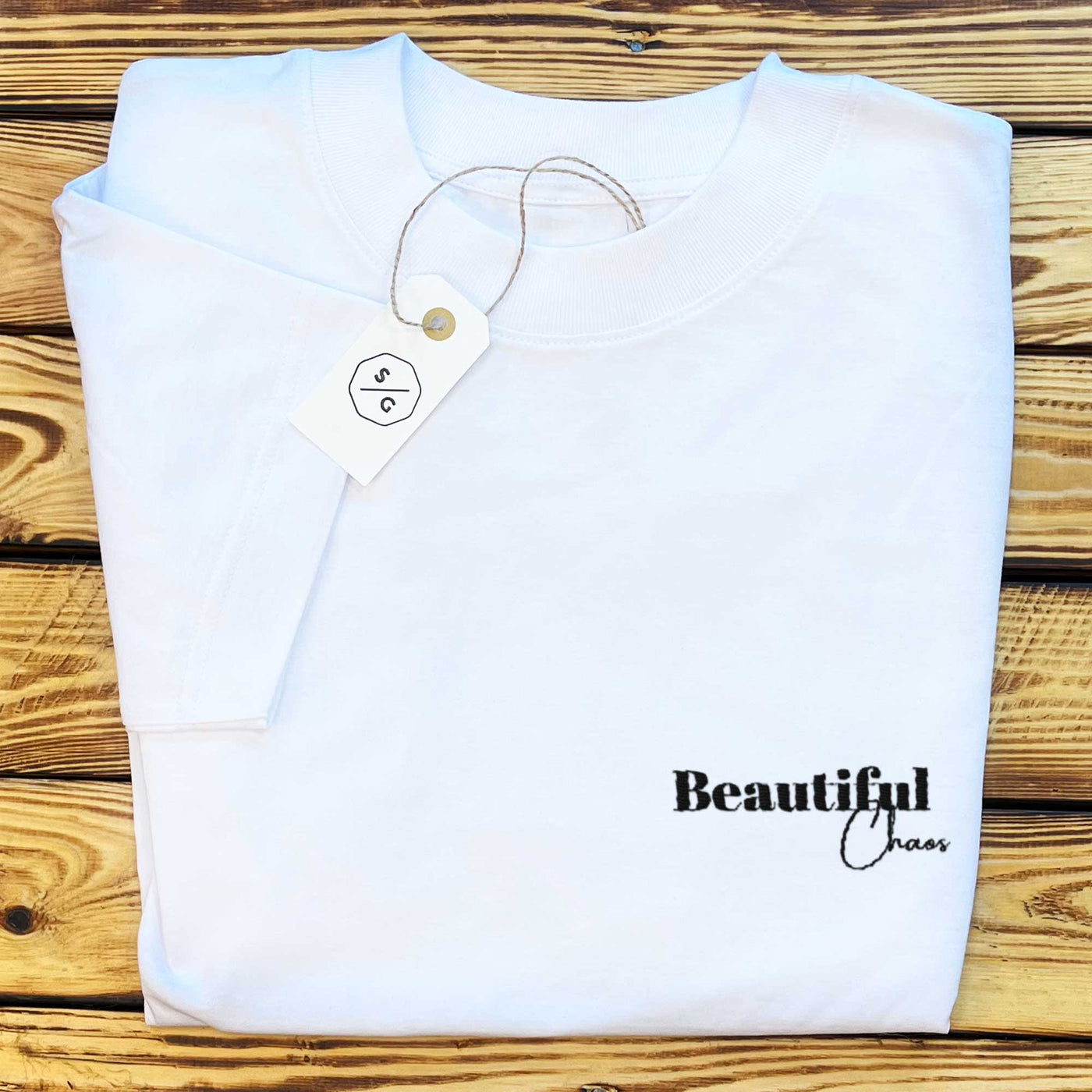 BESTICKTES SHIRT OVERSIZED • BEAUTIFUL CHAOS