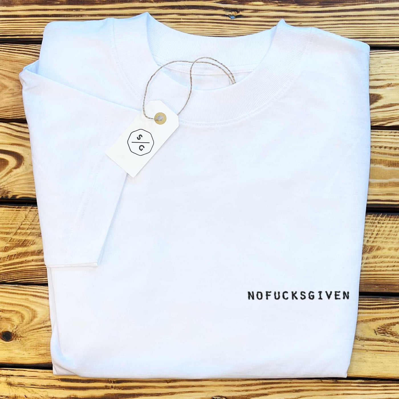 BESTICKTES SHIRT OVERSIZED • NOFUCKSGIVEN