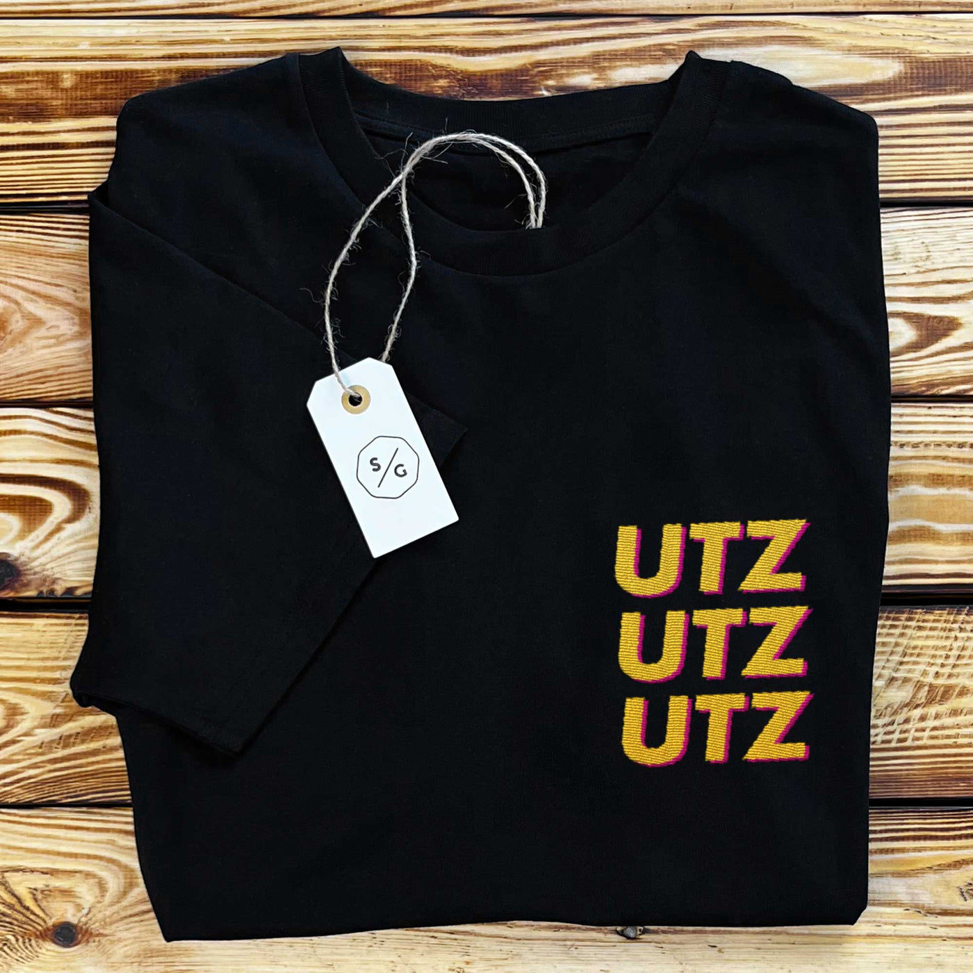 BESTICKTES SHIRT • UTZ UTZ UTZ