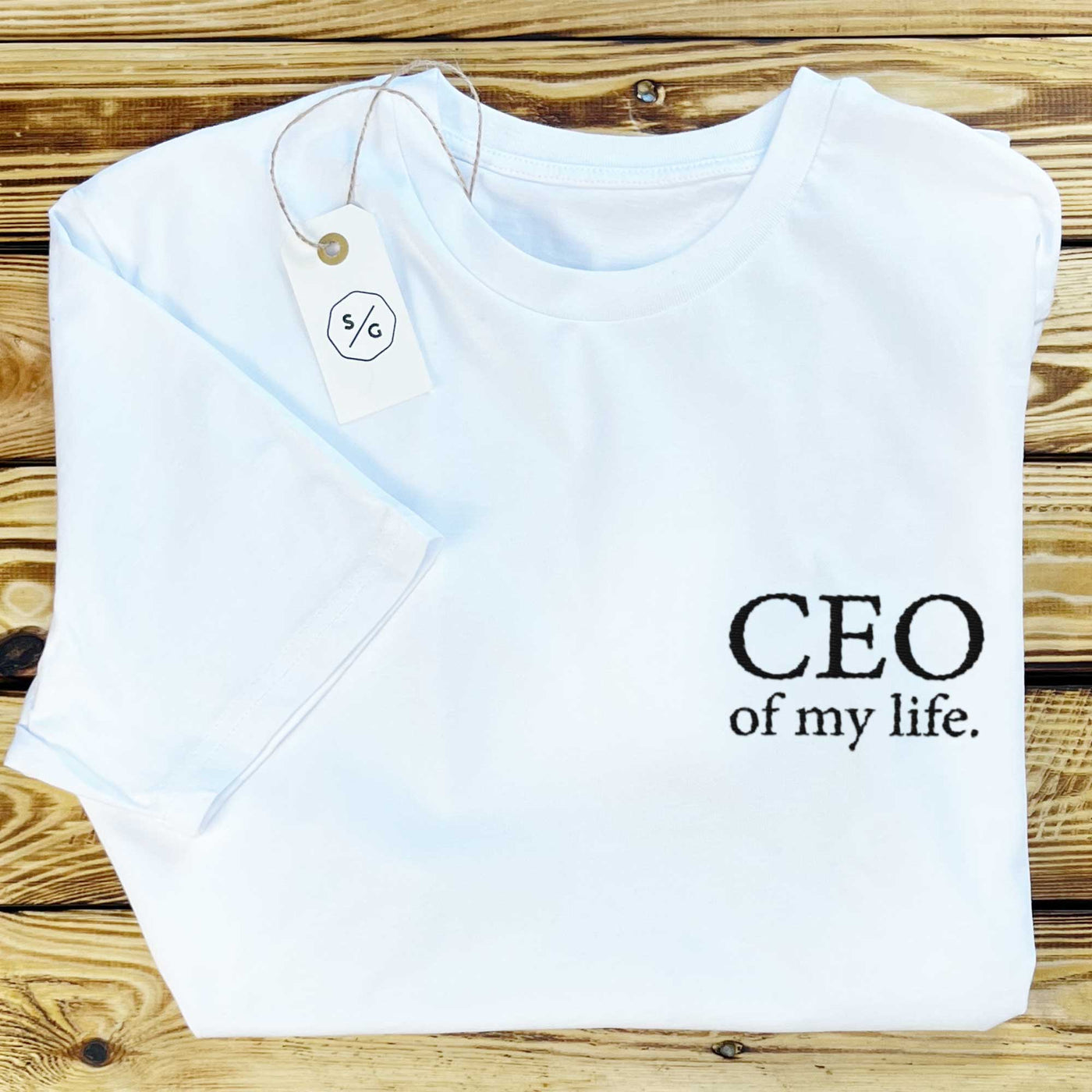 BESTICKTES T-SHIRT KLEID • CEO OF MY LIFE