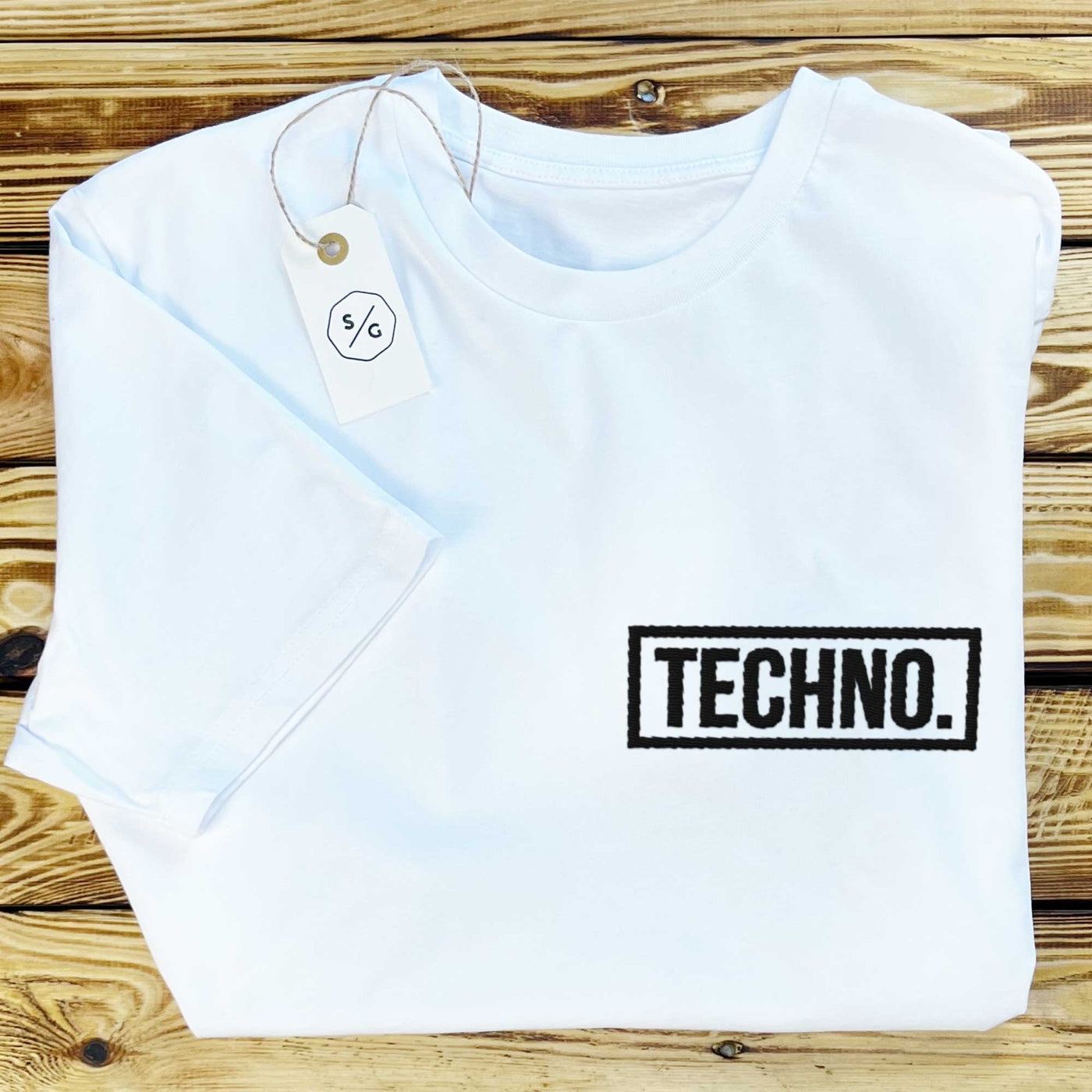 BESTICKTES SHIRT • TECHNO.