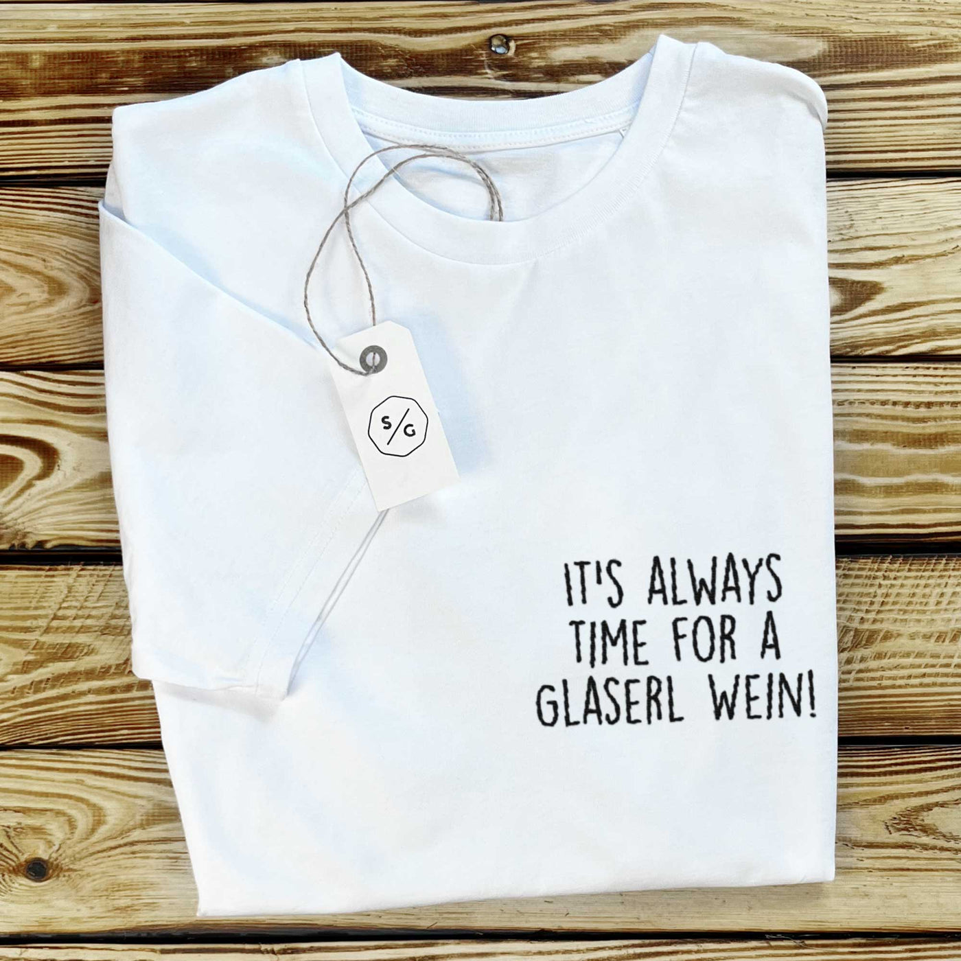 BESTICKTES SHIRT • GLASERL WEIN