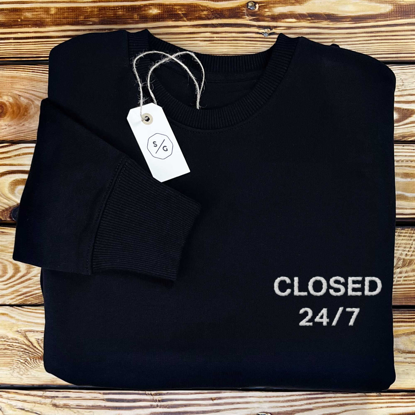 BESTICKTER SWEATER • CLOSED 24/7