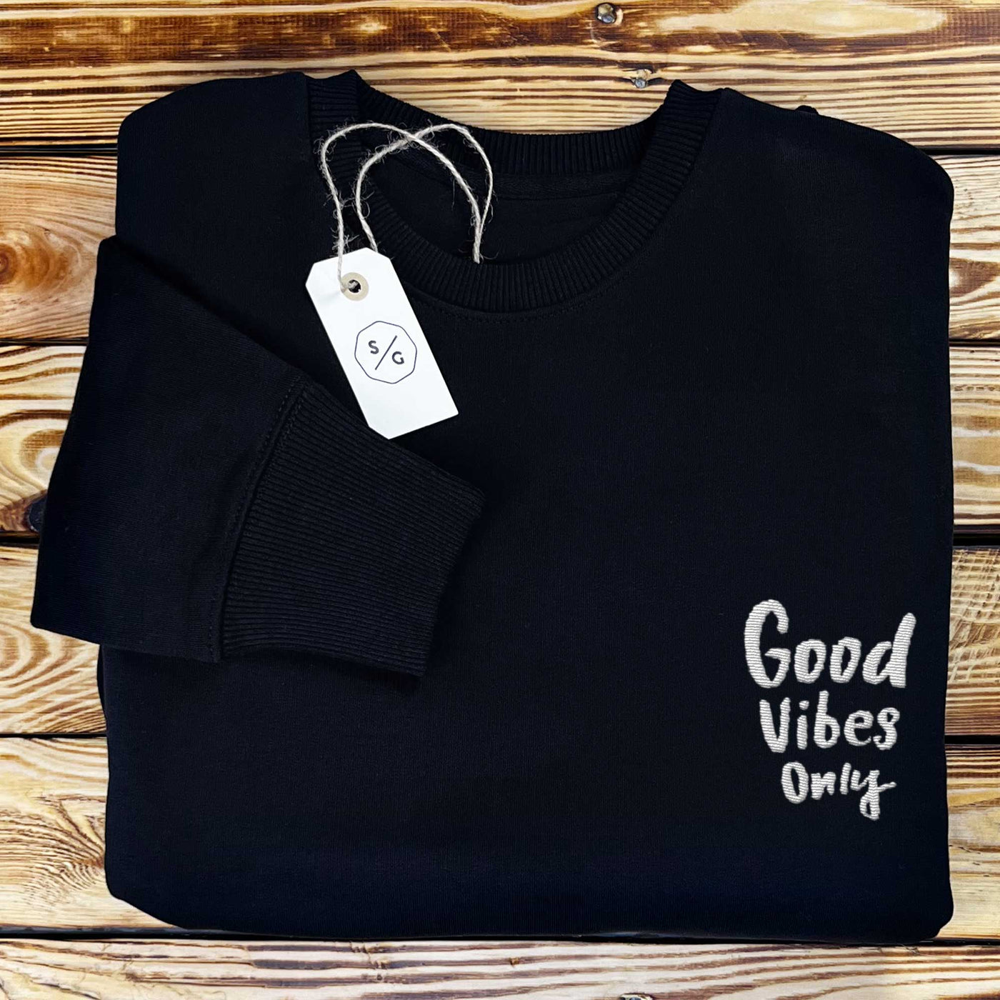 BESTICKTER SWEATER • GOOD VIBES ONLY