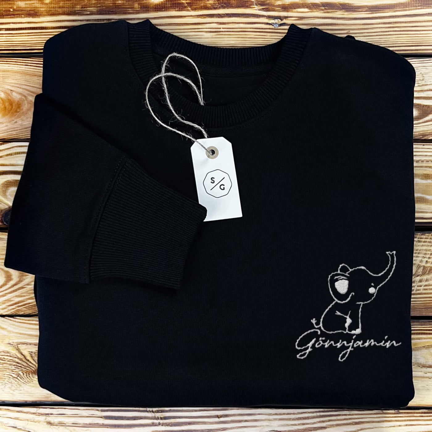 BESTICKTER SWEATER • GÖNNJAMIN