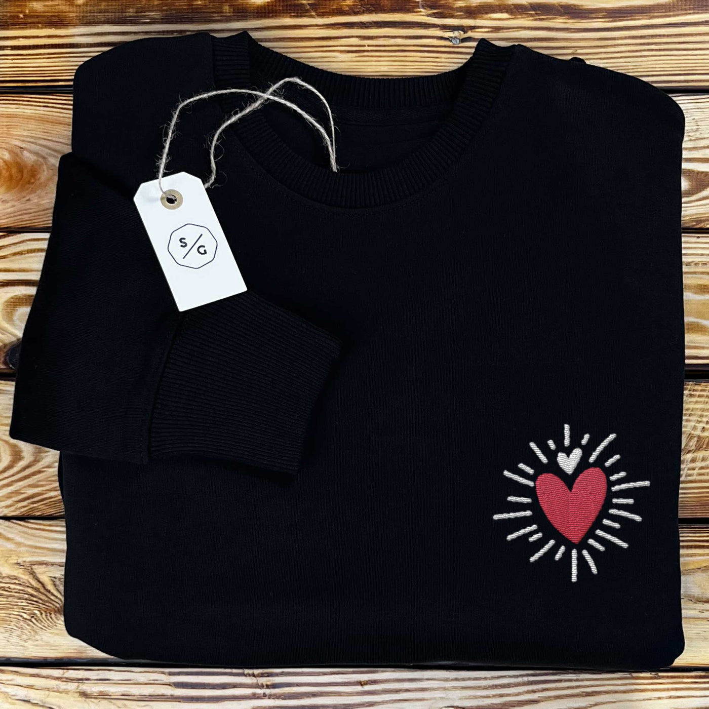 BESTICKTER SWEATER • SHINING HEART