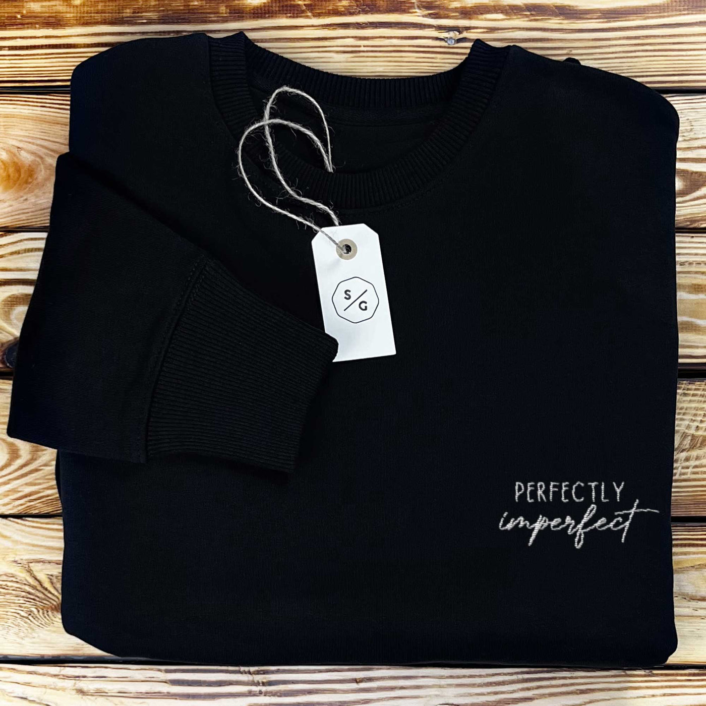 BESTICKTER SWEATER • PERFECTLY IMPERFECT