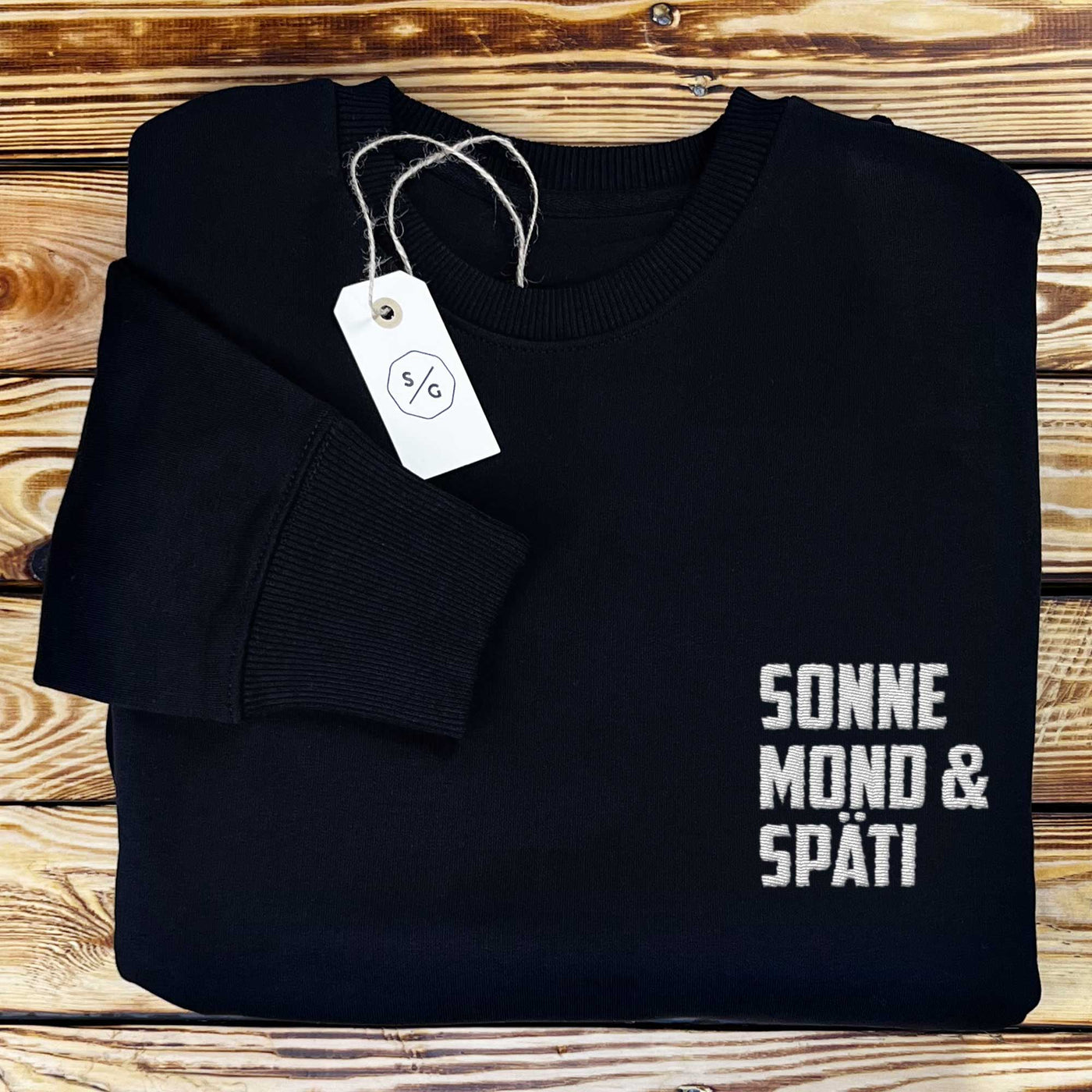 BESTICKTER SWEATER • SONNE MOND & SPÄTI