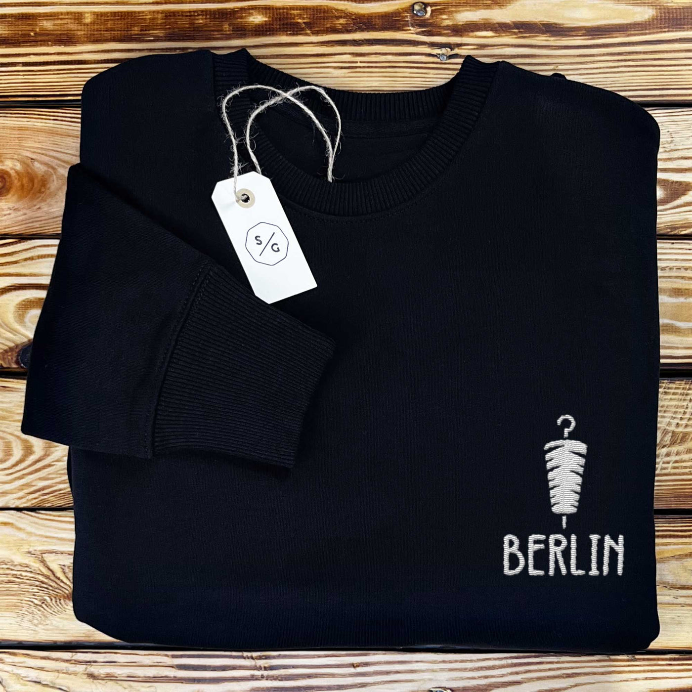 BESTICKTER SWEATER • BERLIN