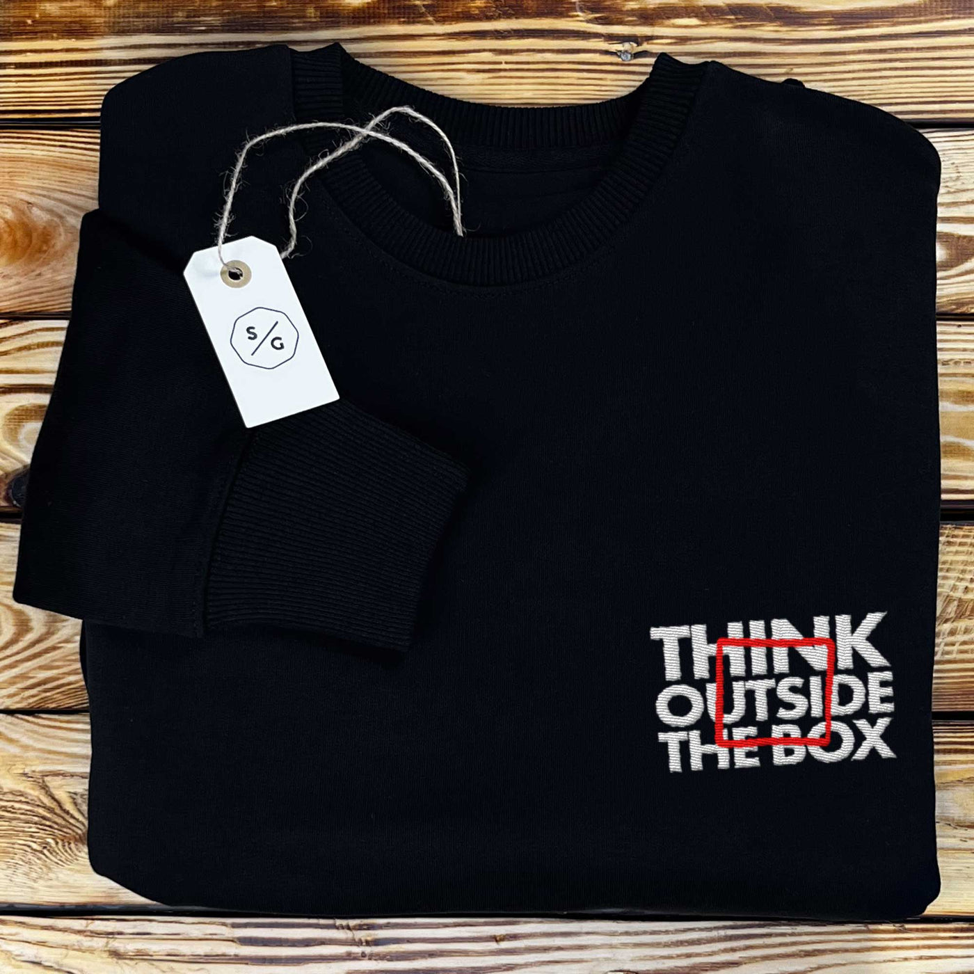 BESTICKTER SWEATER • THINK OUTSIDE THE BOX