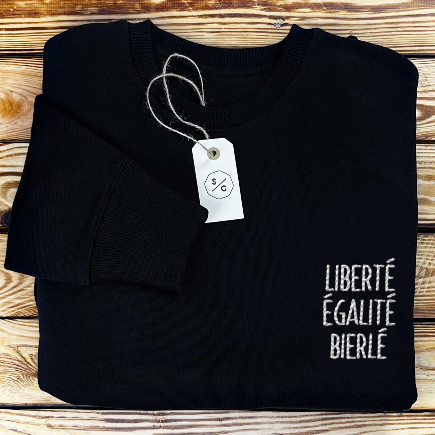 BESTICKTER SWEATER • LIBERTÉ ÉGALITÉ BIERLÉ