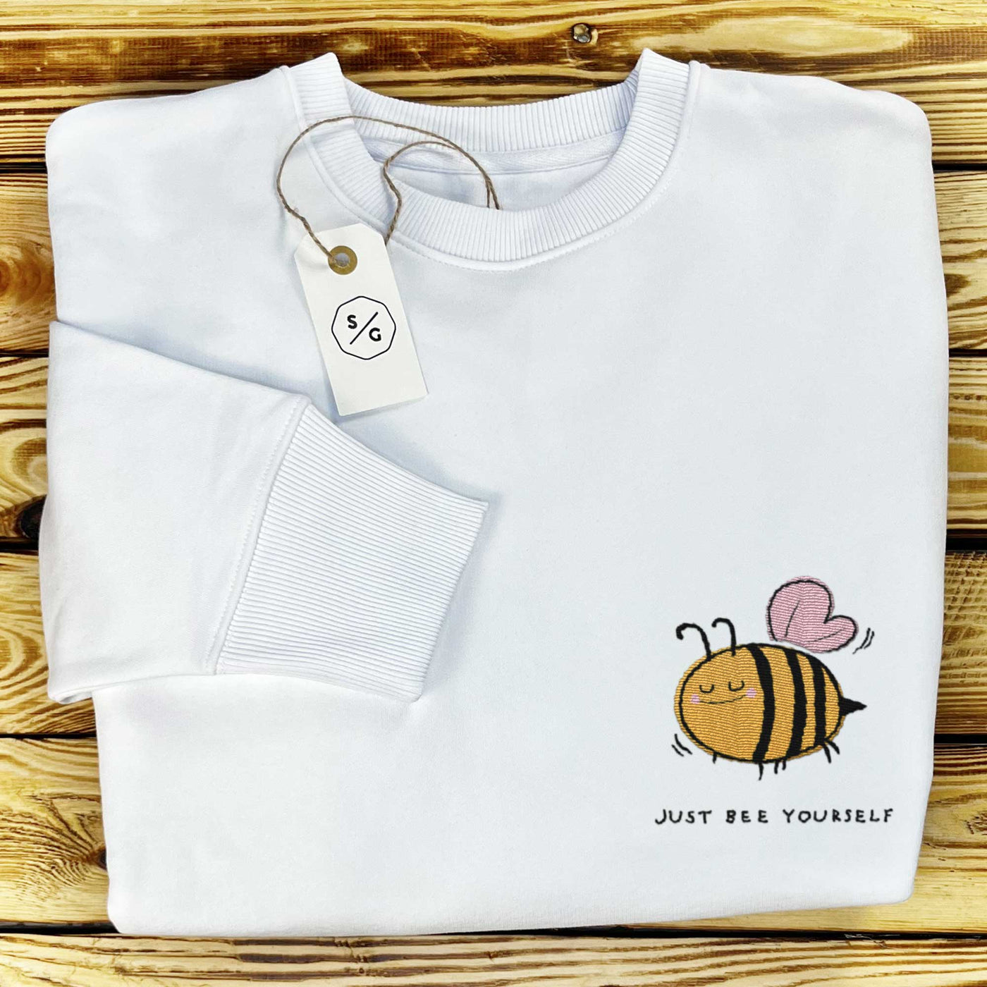 BESTICKTER SWEATER • JUST BEE YOURSELF