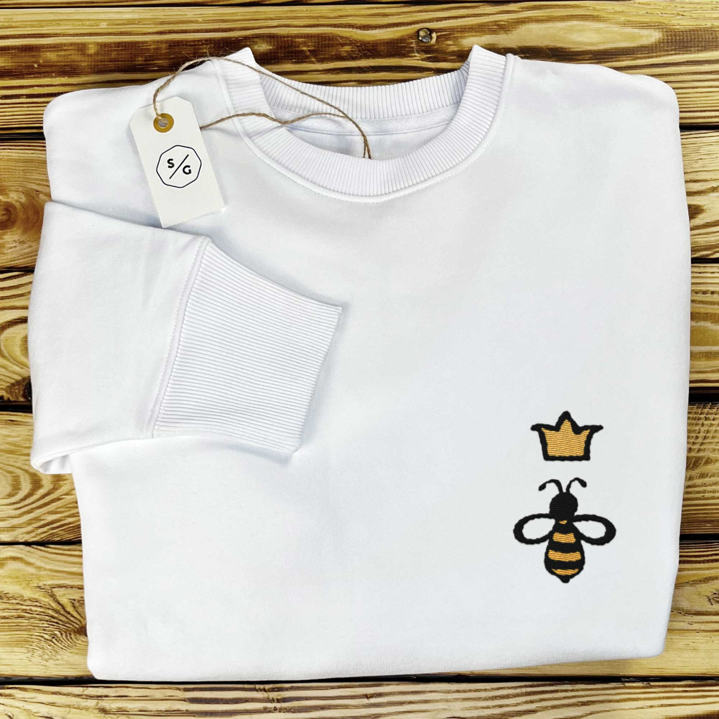 BESTICKTER SWEATER • QUEEN BEE