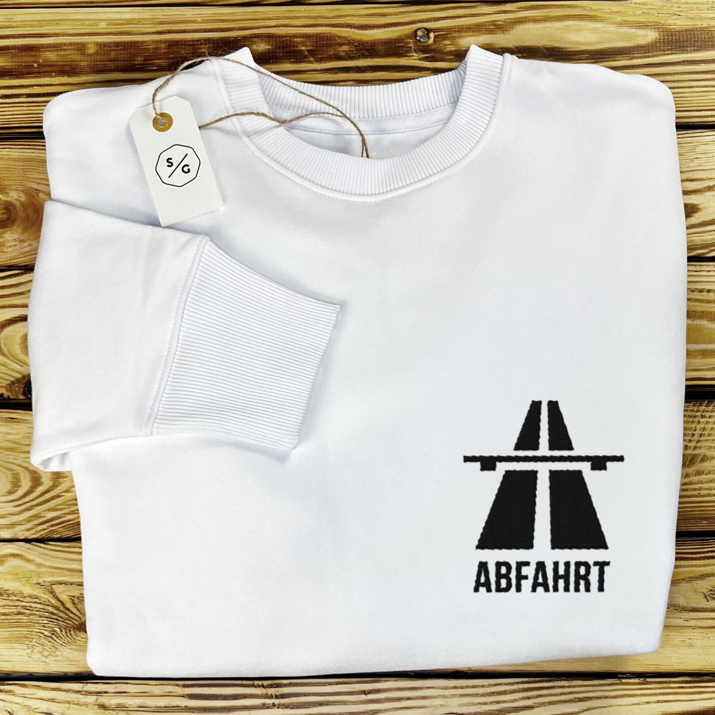 BESTICKTER SWEATER • ABFAHRT