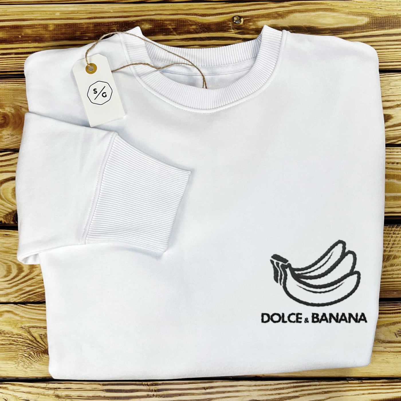 BESTICKTER SWEATER • DOLCE & BANANA LOGO