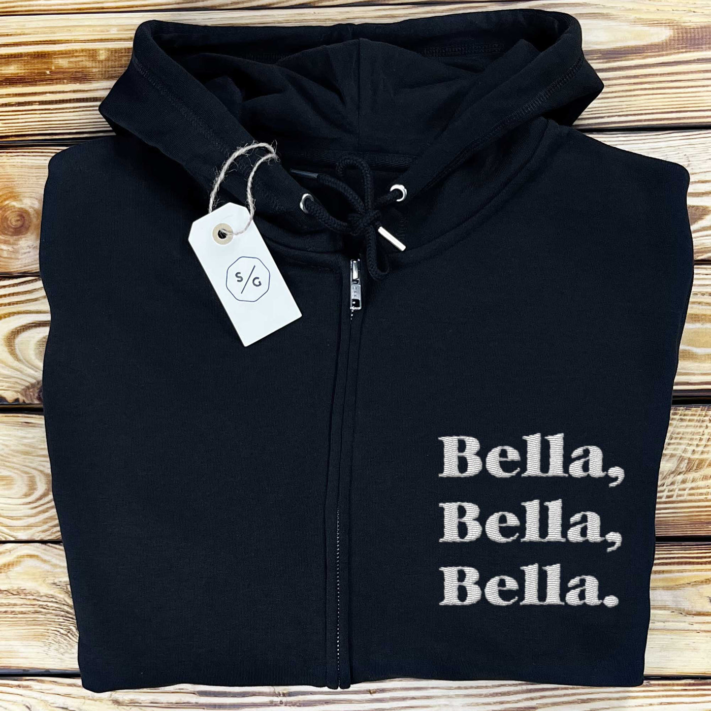 BESTICKTER ZIPPER HOODIE • BELLA, BELLA, BELLA.