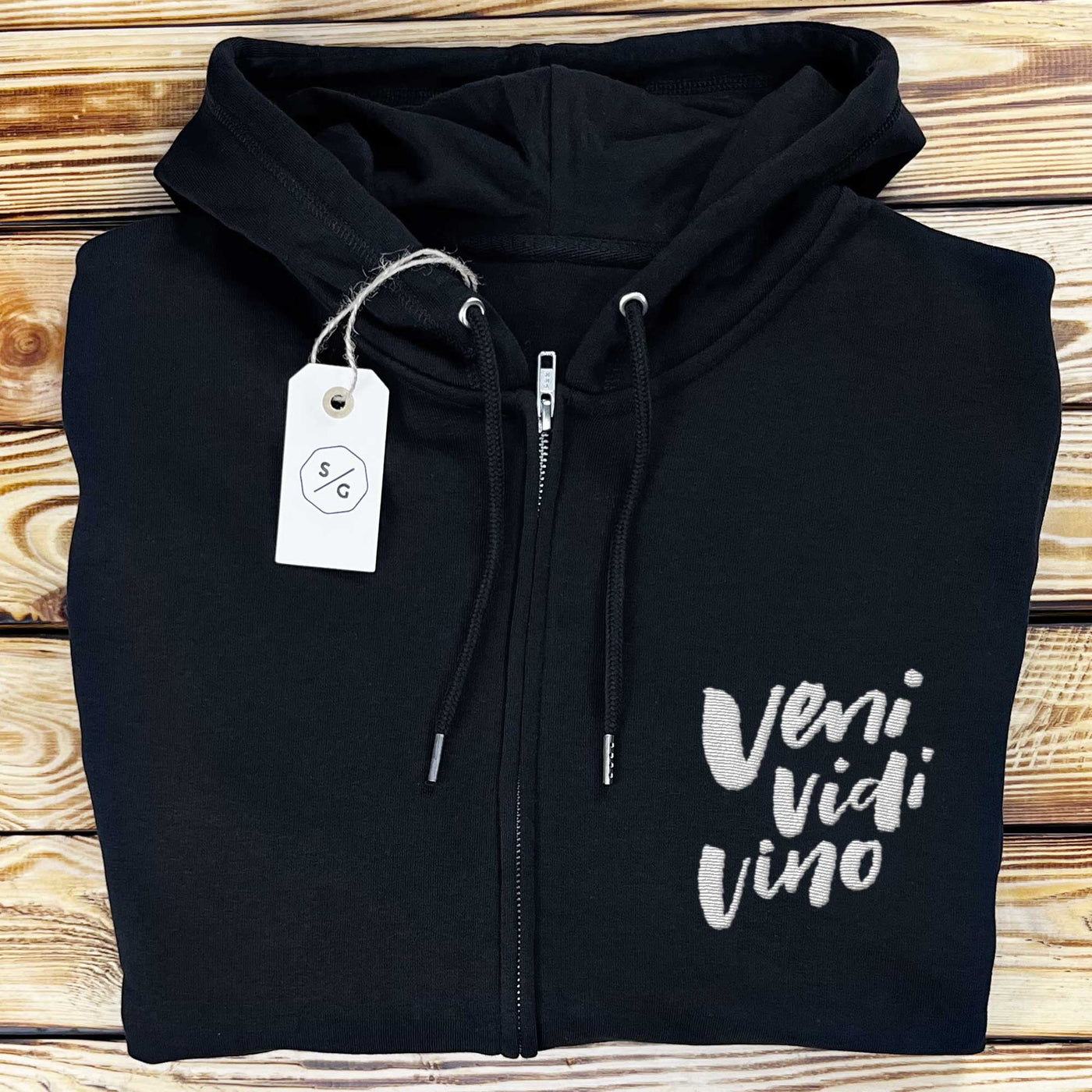 BESTICKTER ZIPPER HOODIE • VENI VIDI VINO