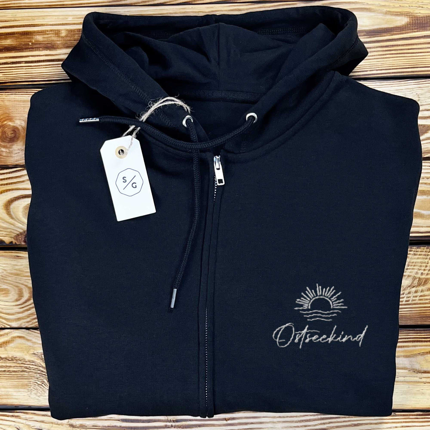 BESTICKTER ZIPPER HOODIE • OSTSEEKIND