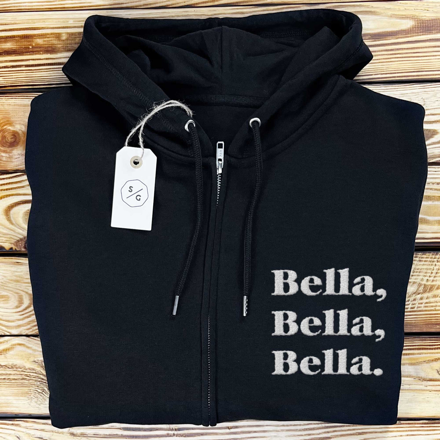 BESTICKTER ZIPPER HOODIE • BELLA, BELLA, BELLA.