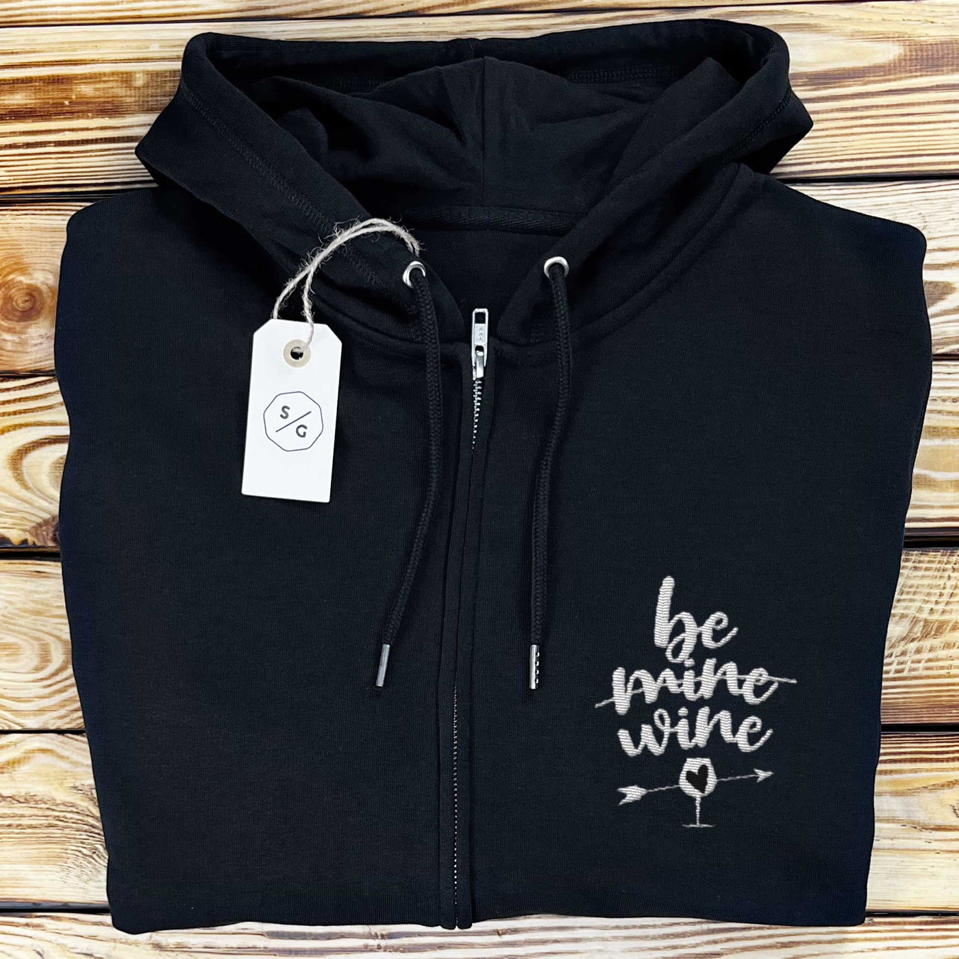 BESTICKTER ZIPPER HOODIE • BE WINE