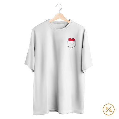 BESTICKTES SHIRT OVERSIZED • HEART IN POCKET